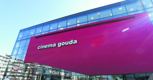 Herstel aan gevel van bioscoop Cinema Gouda