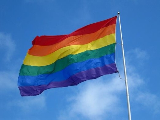 Regenboogvlag in Gouda