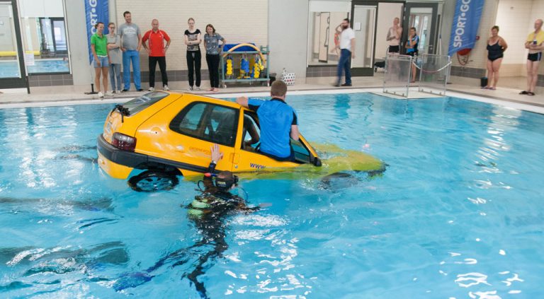 Zo. 1-7: Cursus Auto te Water in het Groenhovenbad