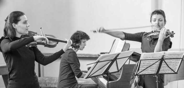 Vr. 22-6: Concert Inguz Violin Duo in de Sint-Janskerk