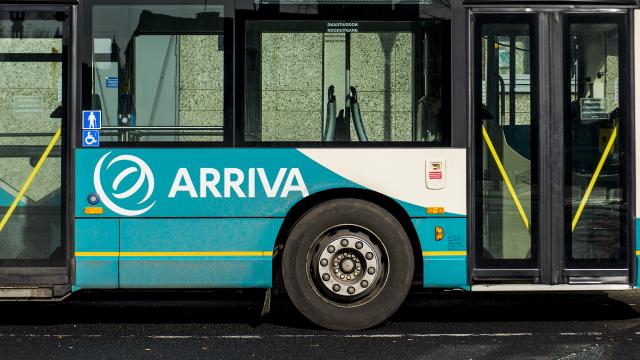 Arriva start proef met buslijn 470: Alphen aan den Rijn-Schiphol