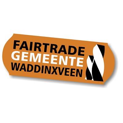 Fairtradevlag op gemeentehuis Waddinxveen