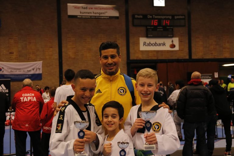 Districtstitel & podiumplaatsen voor Taekwondo Akabbouz