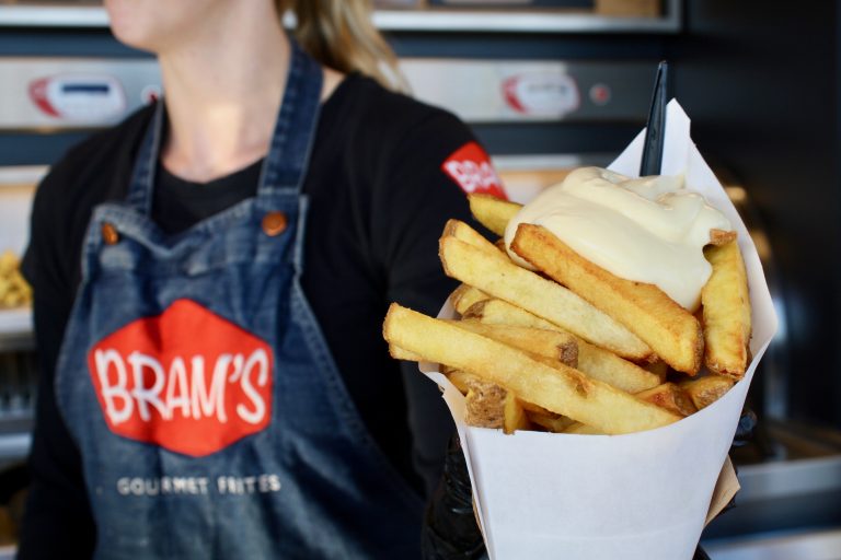 BRAM’S Gourmet Frites Gouda heropent en trakteert op gratis friet