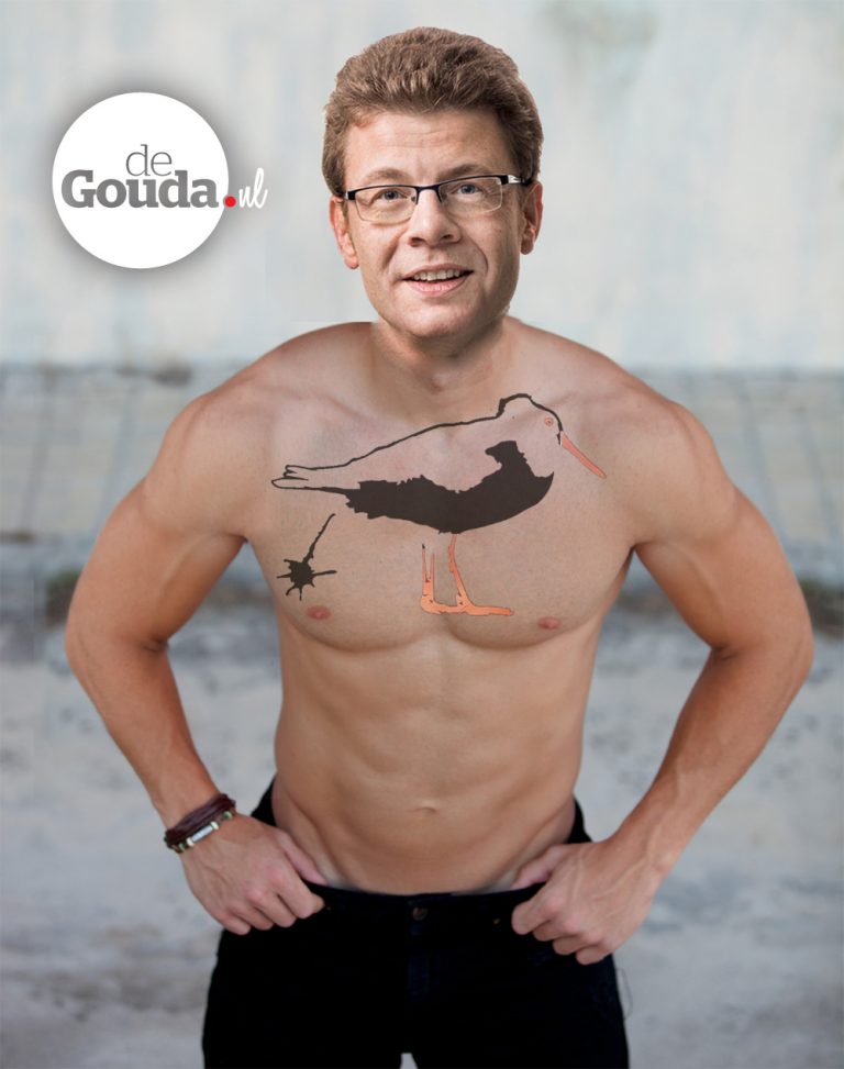Raadslid D66 Bram Talman laat tattoo zetten van schijtekster