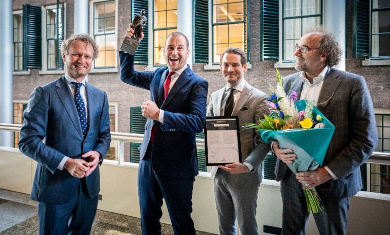 Lodewijk Asscher winnaar Debatprijs APB 2019