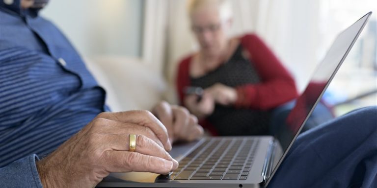 Steeds meer ouderen maken gebruik van sociale media