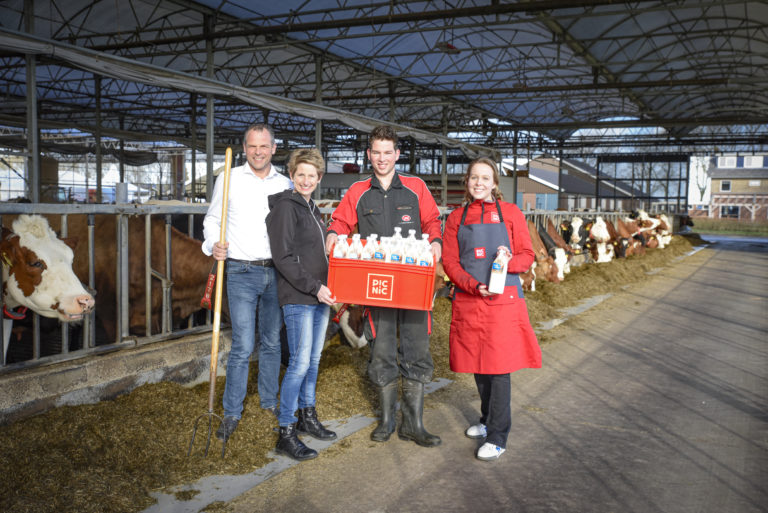 Online supermarkt Picnic komt met eigen boerderijmelk