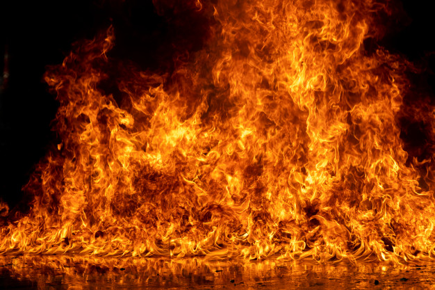Grote brand in een schuur bij Voorwillenseweg in Gouda
