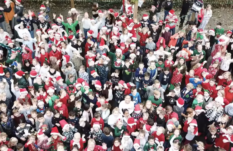 ►  Video: Kinderen van basisschool De Cirkel wensen iedereen een goed jaar toe