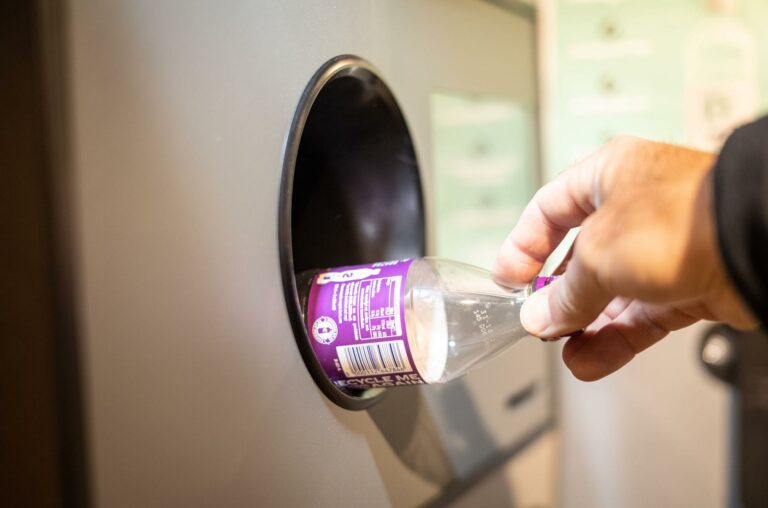 Vanaf 1 juli statiegeld op kleine plastic flessen in Zuid-Holland