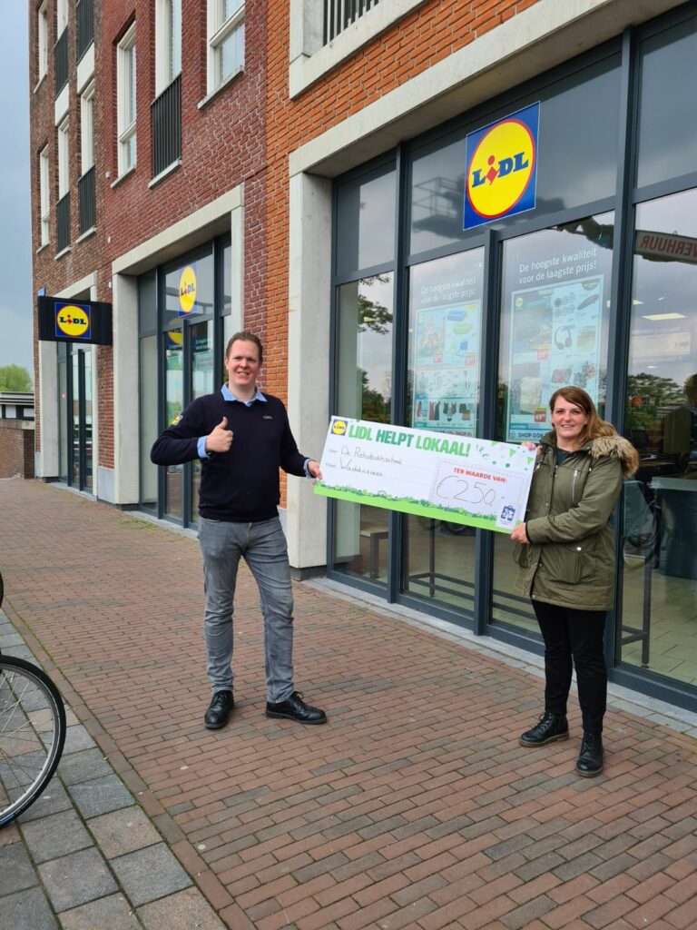 Lidl in Waddinxveen doneert mee voor moestuin Rehobothschool