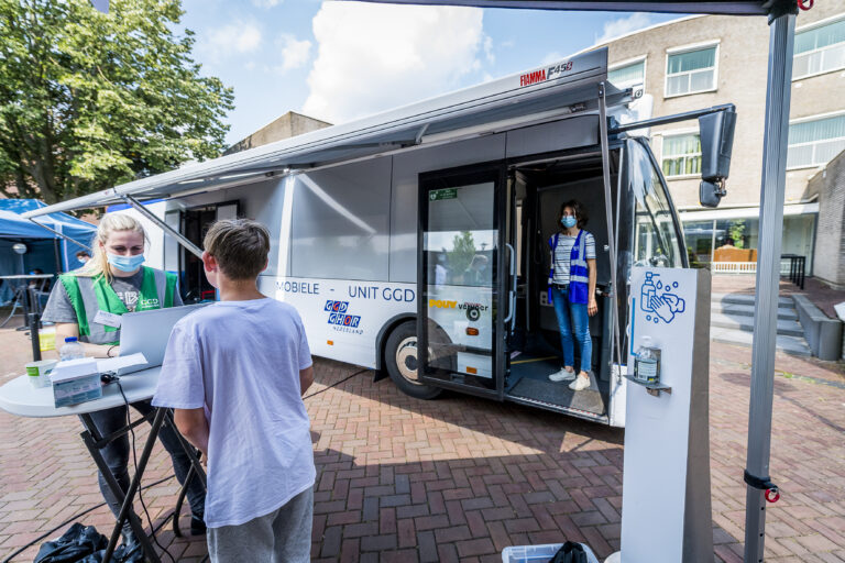 Prikbus GGD in Moordrecht aan de Sportlaan