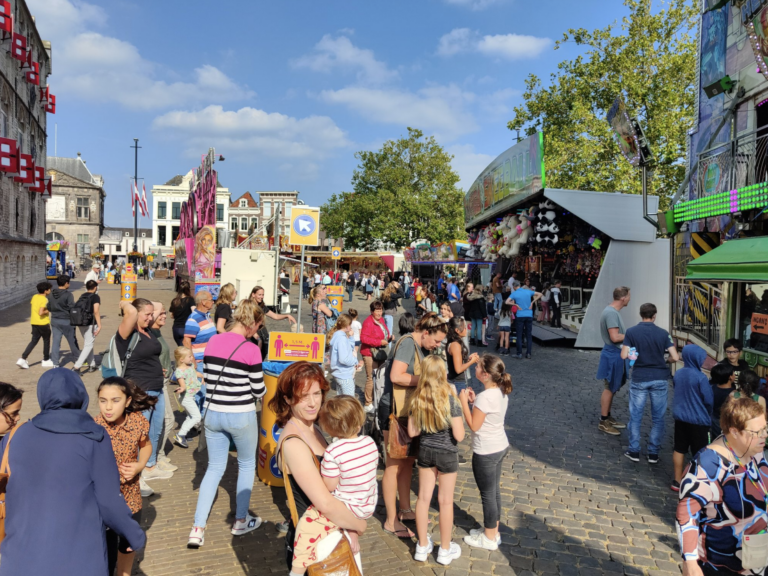 ‘Goed’ druk bij Kermis op de Markt