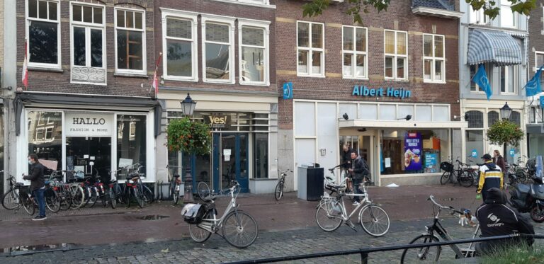 Plannen uitbreiding Albert Heijn Markt gestaakt door verzet 23 omwonenden