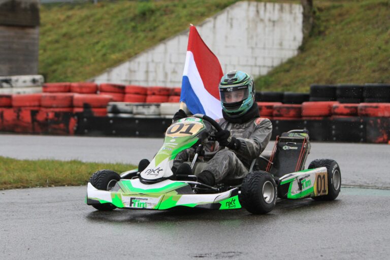 Karter Tim van Elleswijk presteert weer sterk in de regen en is Nederlands kampioen