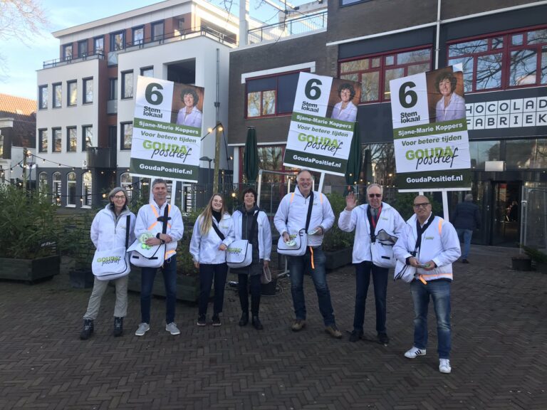 Gouda Positief voert campagne met ‘lopende borden’